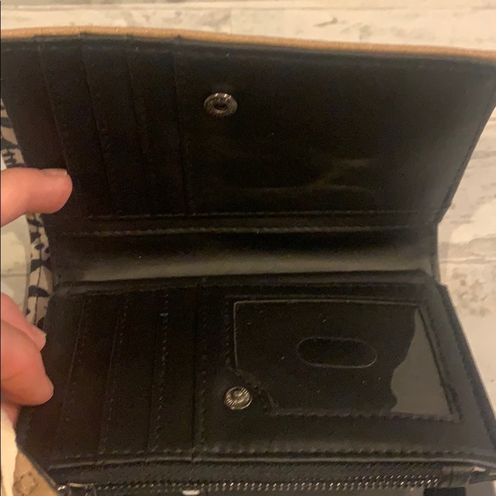 Jessica Simpson Wallet - Picture 7 of 8